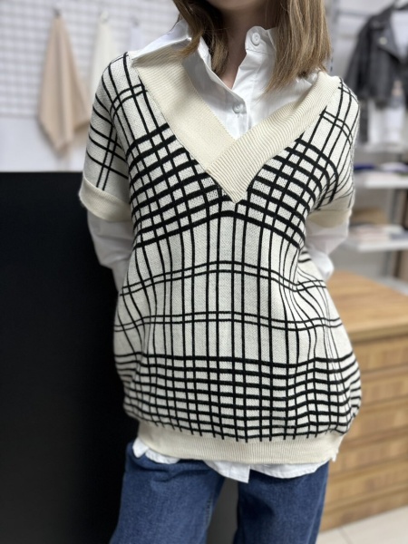 Жилетка вязаная (цветная)